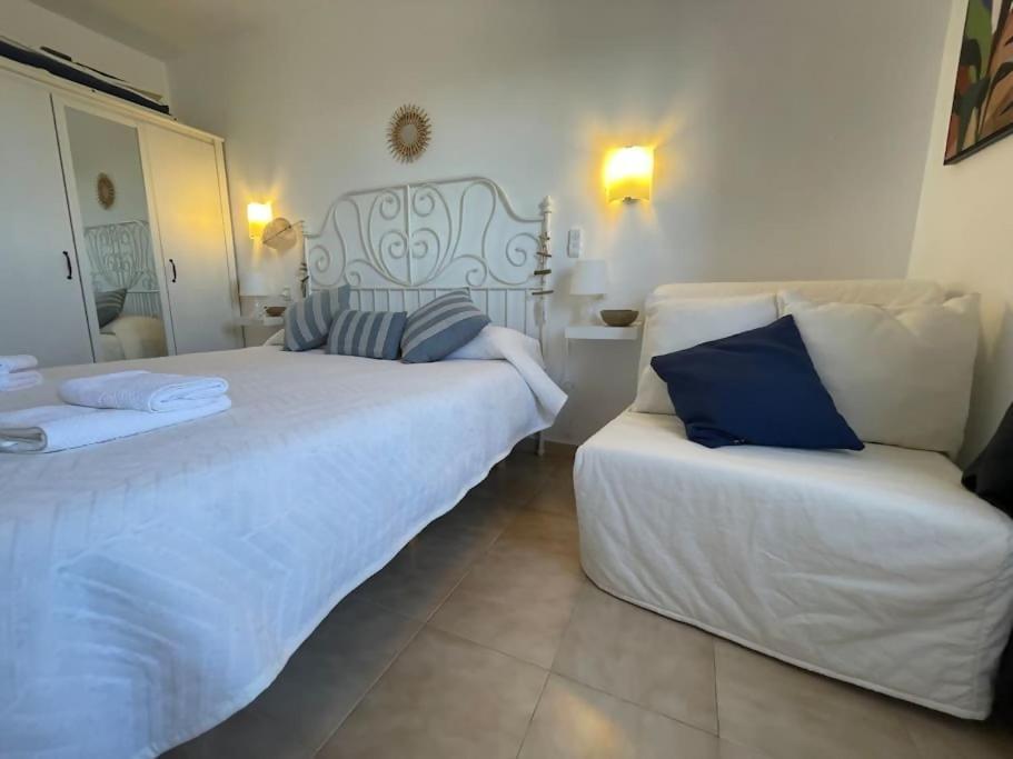 Algaiarens Apto Con Piscina Y Junto A La Playa Cala'N Blanes  Dış mekan fotoğraf